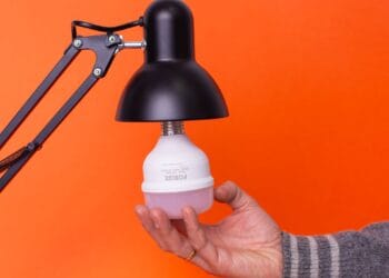 Especialista em iluminação dá dicas para economizar na conta de luz durante o inverno