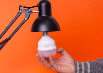 Especialista em iluminação dá dicas para economizar na conta de luz durante o inverno