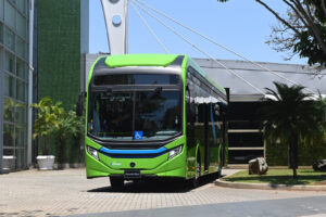 Cia Coordenadas testa ônibus elétrico Mercedes-Benz em Belo Horizonte
