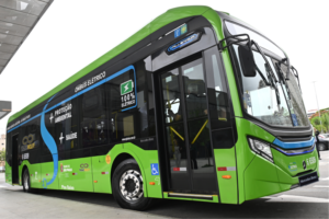 Cia Coordenadas testa ônibus elétrico Mercedes-Benz em Belo Horizonte
