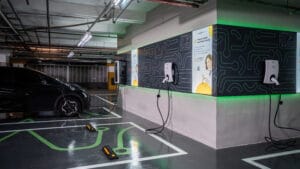 Plaza Sul Shopping inaugura 10 eletropostos KARG para carros elétricos