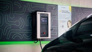 Plaza Sul Shopping inaugura 10 eletropostos KARG para carros elétricos