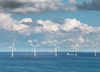 O papel dos cabos de aço e sintéticos na expansão de energias renováveis offshore