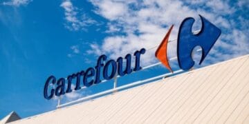 Carrefour prevê economia de energia suficiente para abastecer 30 mil casas com gestão inteligente do NEO Estech