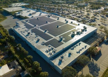 Buscas por energia solar para empresas crescem mais de 1.000%