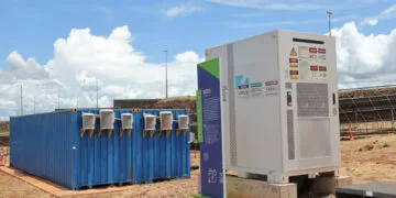 Usina Hidrelétrica Ilha Solteira inaugura laboratório para testes de sistema de armazenamento de energia com baterias