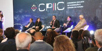 Iluminação pública destrava R$ 32 bilhões e reposiciona COSIP como motor de investimento nas cidades