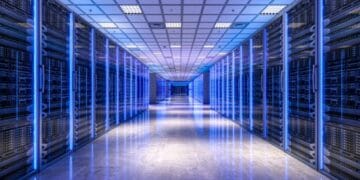 Infraestrutura elétrica definirá se Brasil chegará até 26 GW ou até 45 GW em data centers até 2050, aponta estudo