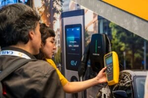 Fluke Brasil destaca portfólio de energias renováveis e eletromobilidade na Intersolar