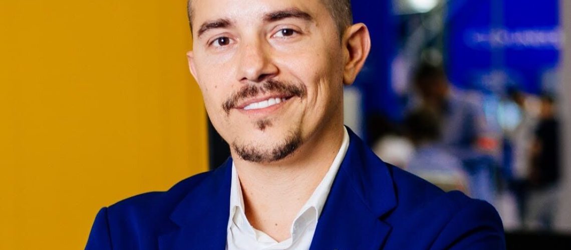 Armazenamento em baterias a solução para evitar o colapso devido à sobrecarga de energia solar na rede elétrica
