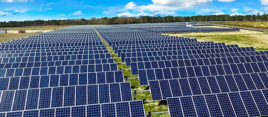 Autoprodução impulsiona contratos de longo prazo de energia solar e eólica no mercado livre em 2023, segundo estudo da consultoria CELA