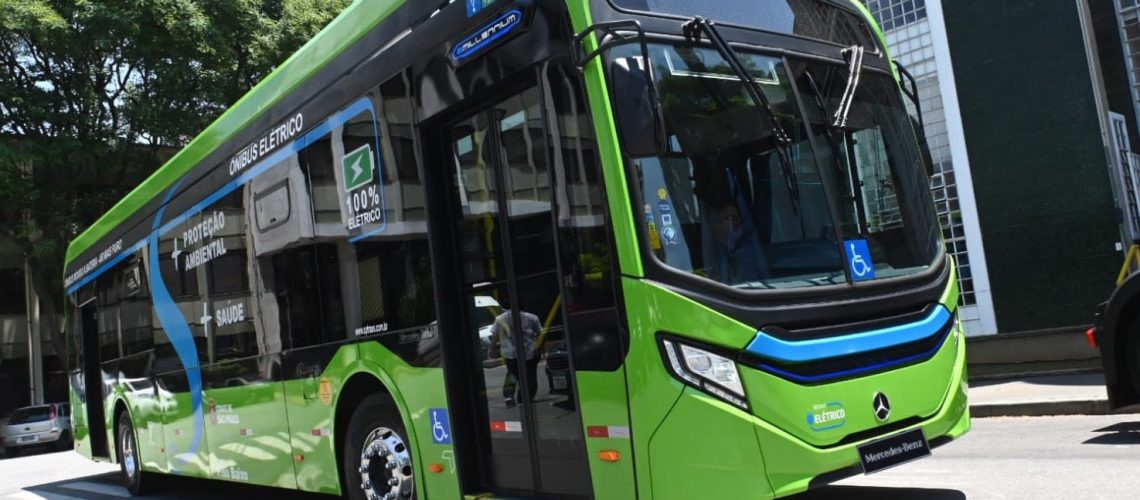 Cia Coordenadas testa ônibus elétrico Mercedes-Benz em Belo Horizonte