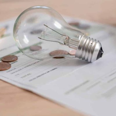 Contas de energia sobem em outubro - confira dicas de como economizar