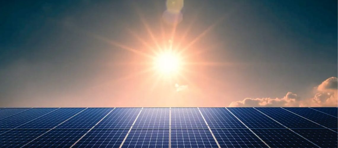 Cortes de geração e dificuldades de conexão à rede levam a queda de 29% no mercado de energia solar no Brasil