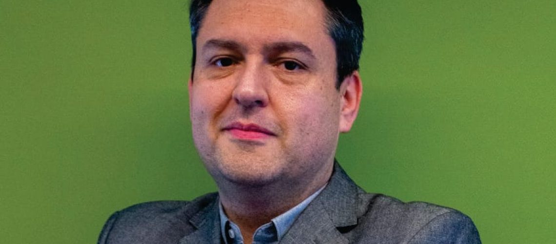 Do condomínio à estrada a nova geografia da rede de recarga elétrica no Brasil