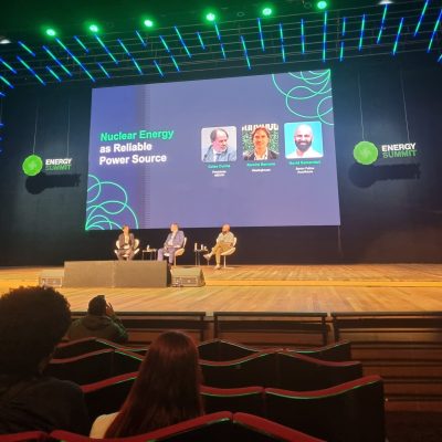 Energia Nuclear como fonte confiável lições do painel no Energy Summit
