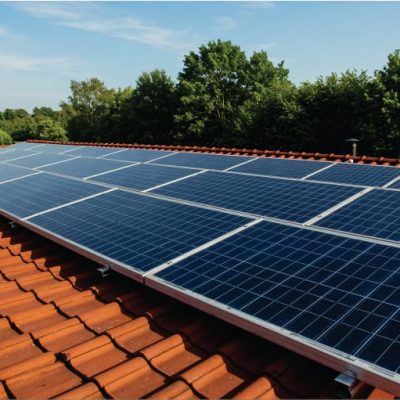 Energia solar reduz conta de luz em até 95% e agora atrai pequenas e médias empresas