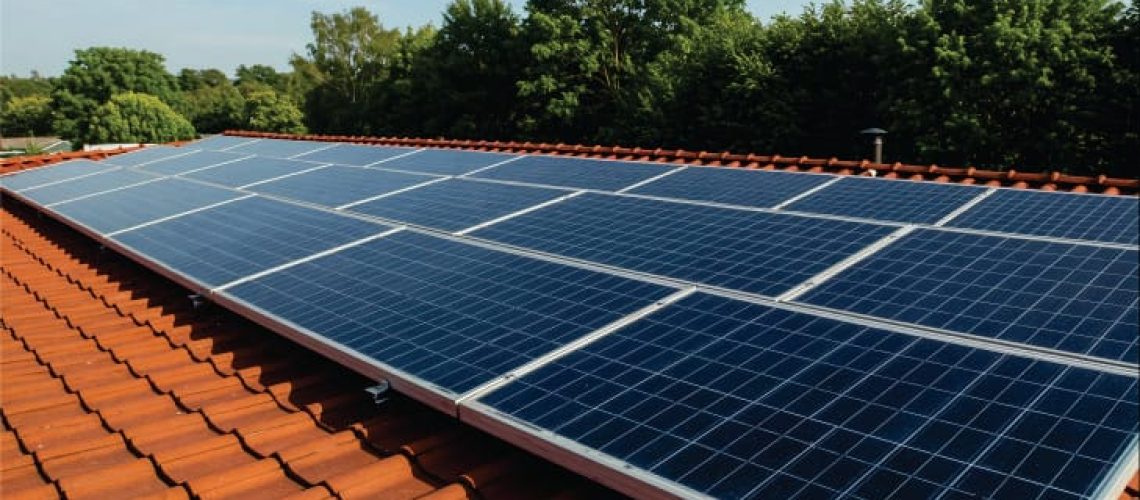 Energia solar reduz conta de luz em até 95% e agora atrai pequenas e médias empresas