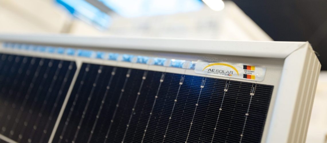 Estudo mostra que classe C representa quase metade dos financiamentos de painéis solares
