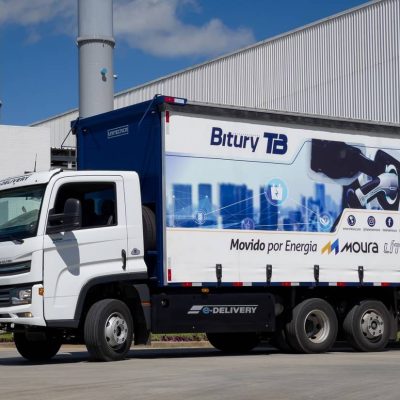 Grupo Moura fortalece parceria com a VWCO e adquire caminhão e-Delivery