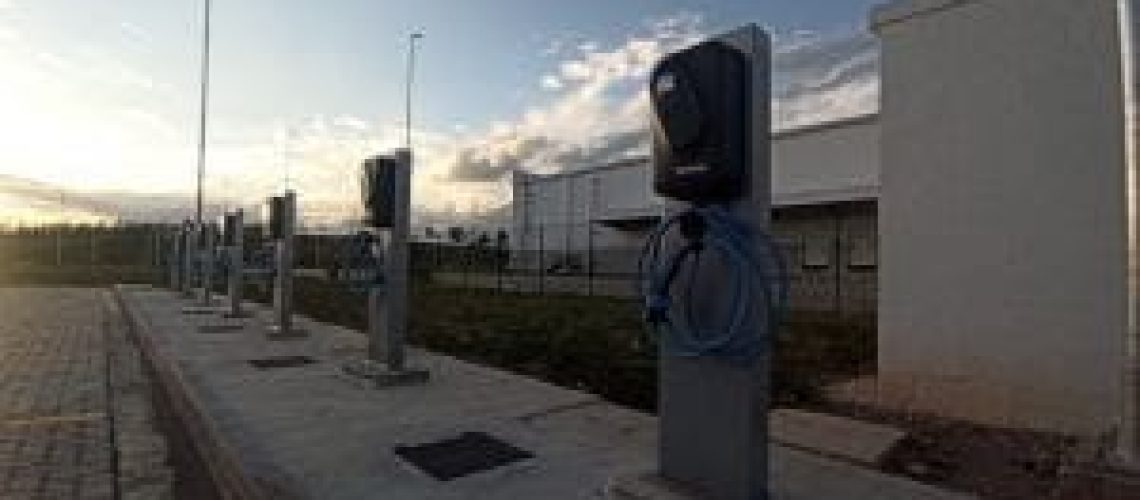 Infraestrutura de recarga para veículos elétricos gera desafios e oportunidades