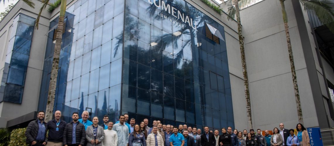 Mais de 1.400 eletricistas participaram de formações da Blumenau Iluminação em 2025