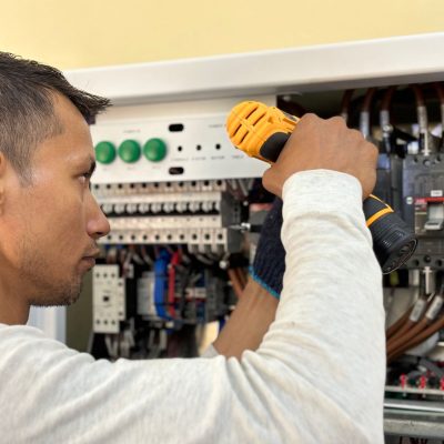 Material elétrico certo e eletricista qualificado a dupla que garante a segurança da casa