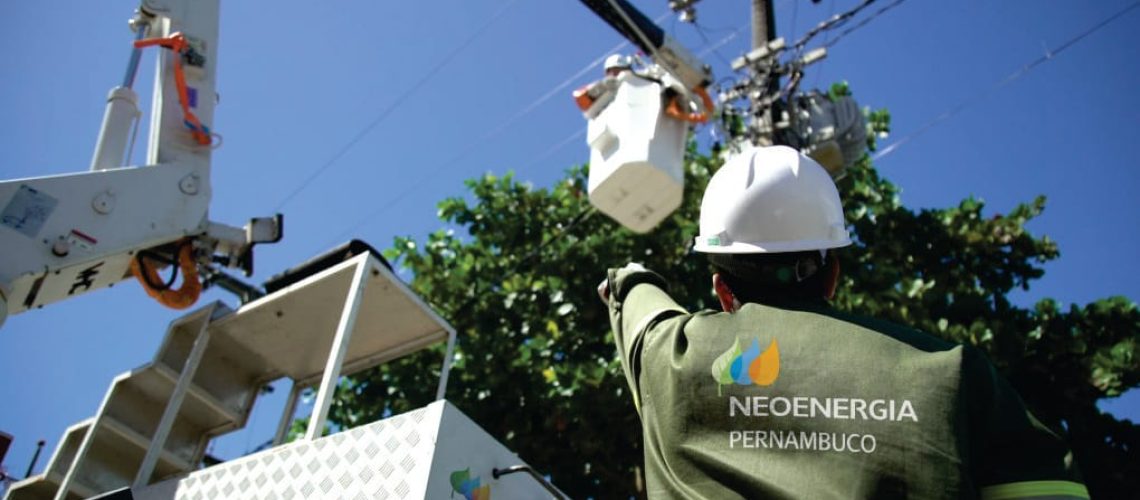 Neoenergia alerta que cerca de 600 mil famílias precisam regularizar cadastro para manter Tarifa Social