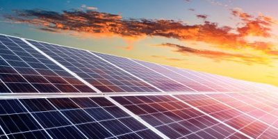 Painéis fotovoltaicos entregam menos potência do que a declarada, aponta estudo da TÜV Rheinland