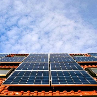 Pequenos consumidores chegam a economizar 20% com energia compartilhada