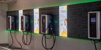 Plaza Sul Shopping inaugura 10 eletropostos KARG para carros elétricos
