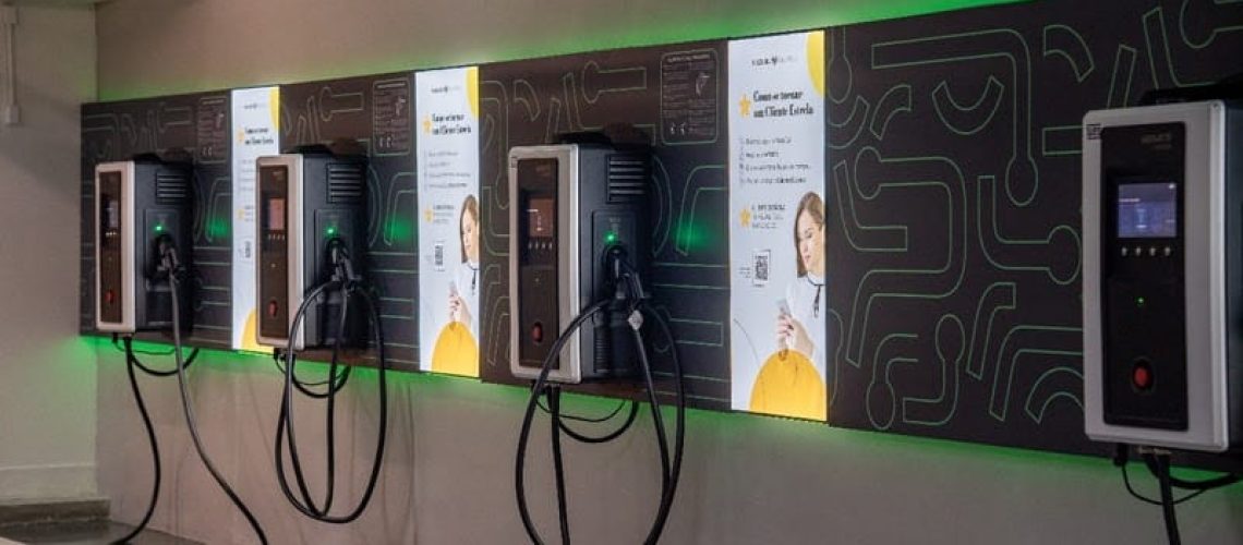 Plaza Sul Shopping inaugura 10 eletropostos KARG para carros elétricos