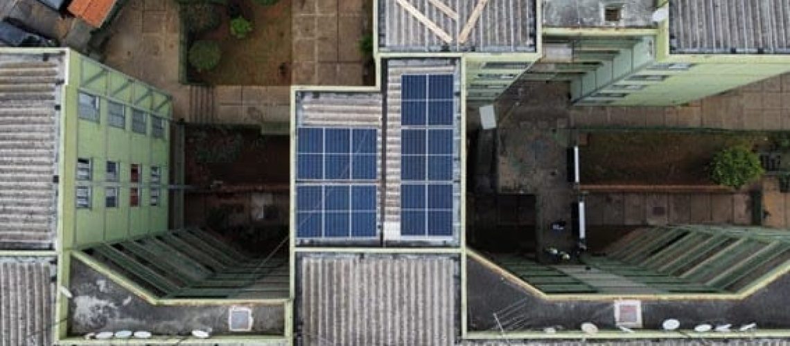 Projeto gera economia de 60% na conta de energia elétrica de conjunto habitacional, beneficiando cerca de 100 famílias