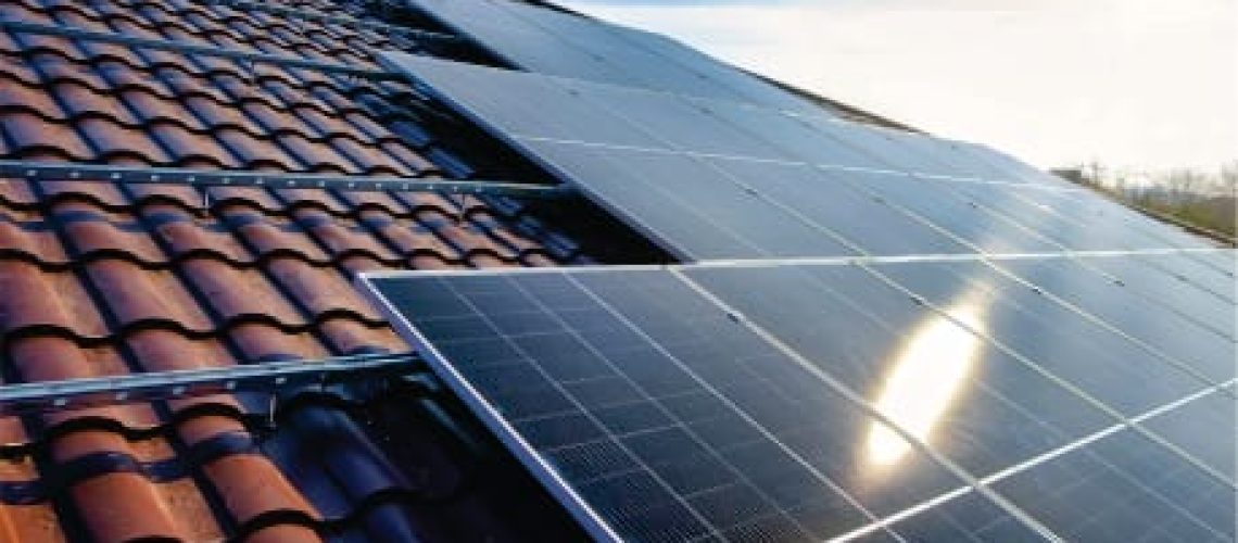 Rio Grande do Sul ultrapassa 2,3 gigawatts de potência de energia solar em telhados e pequenos terrenos