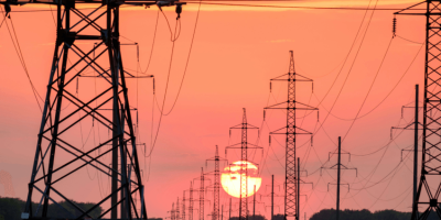 Volatilidade no mercado livre de energia acende alerta para empresas em 2026